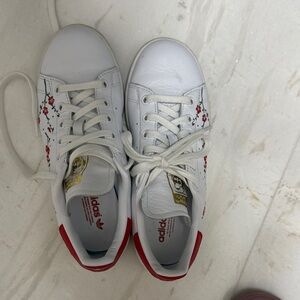 Adidas Stan Smith White Sneakers with Red Floral embroidered Accents 6